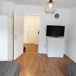 Cozy With Garden In Apartman Gelsenkirchen