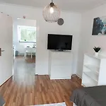 Cozy With Garden In Apartman *