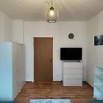 Apartman Cozy With Garden In
