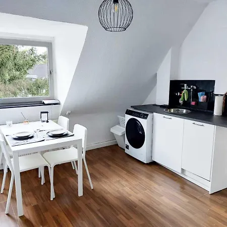 شقة Cozy With Garden In