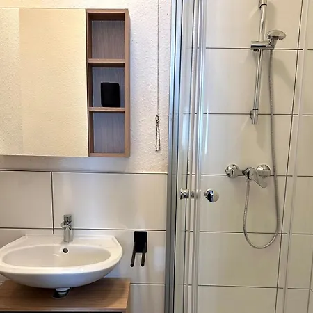 Cozy With Garden In شقة