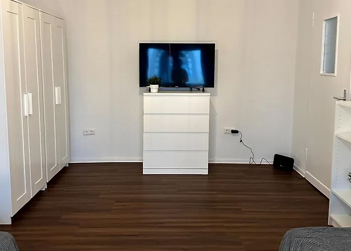 Cozy With Garden In *