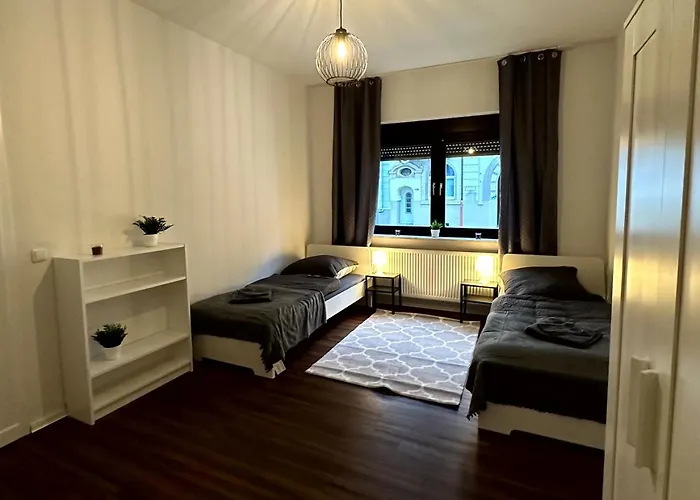 Cozy With Garden In Апартаменты